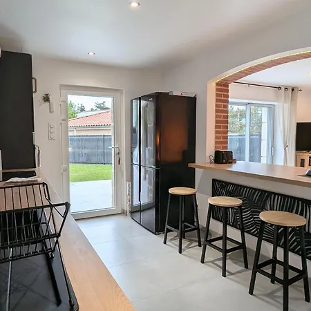 Semesterbostad Maison Avec Piscine Et Animaux Acceptes - 6 Pers. - Fr-1-582-549 Saint-Victor-Malescours